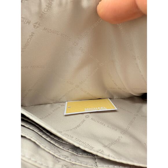 RETAIL $178 Michael MICHAEL KORS Extra Large Zip Clutch*Studded Hearts! BNWT - Picture 13 of 14